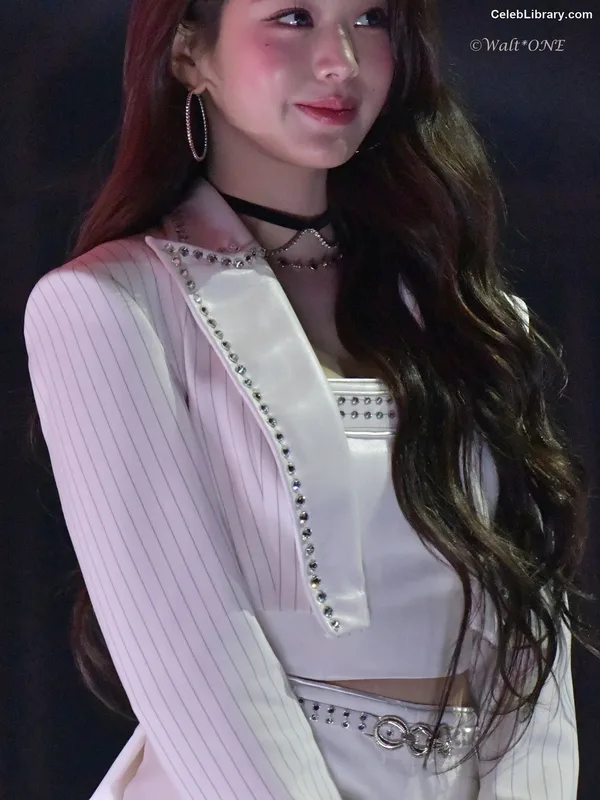 Jang Won-young  장원영 WONYOUNG photo 10 of 5846