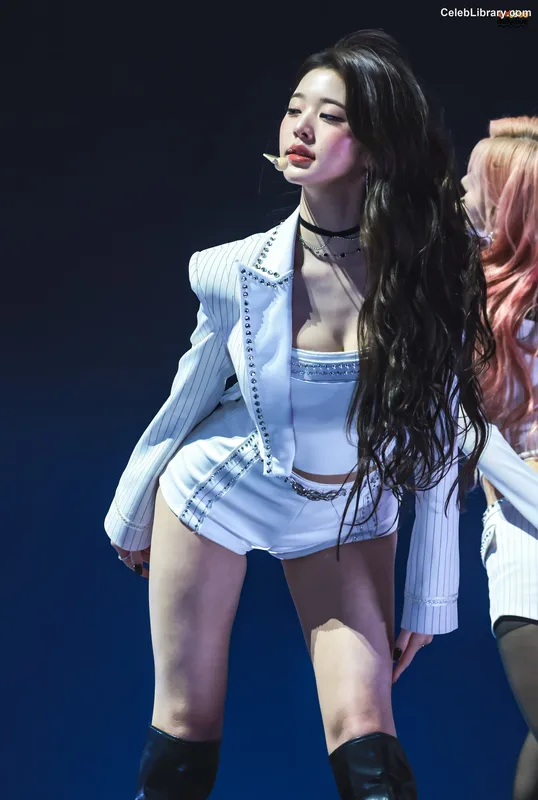 Jang Won-young  장원영 WONYOUNG photo 14 of 5846