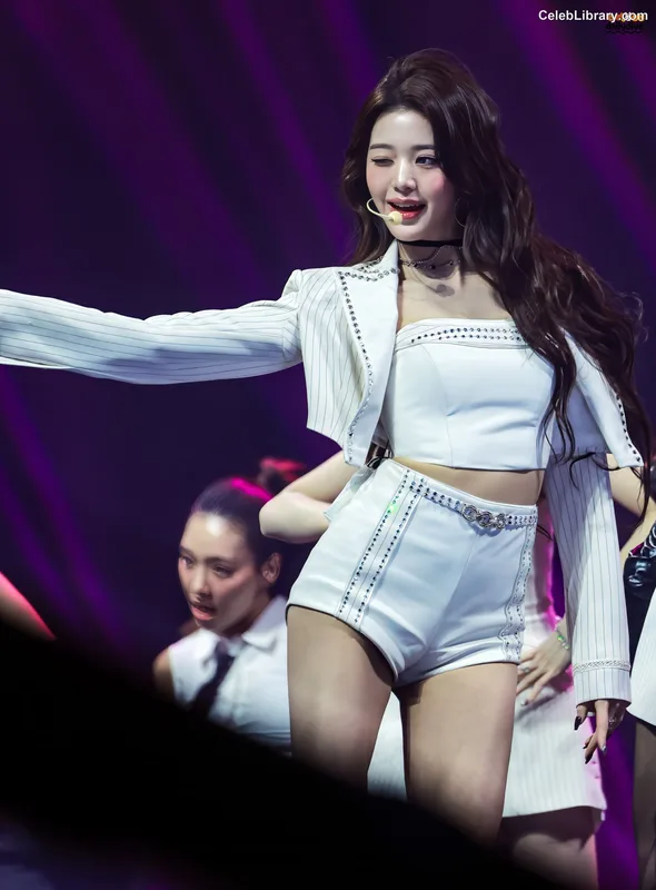 Jang Won-young  장원영 WONYOUNG photo 16 of 5846