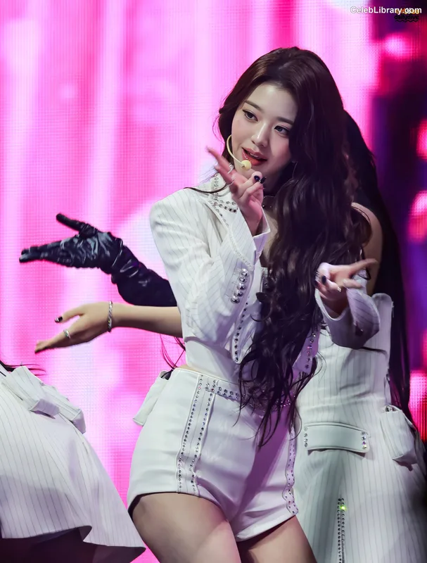 Jang Won-young  장원영 WONYOUNG photo 19 of 5846