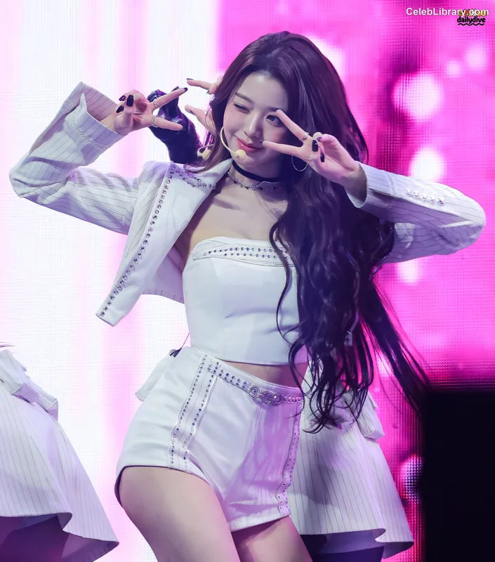 Jang Won-young  장원영 WONYOUNG photo 20 of 5846