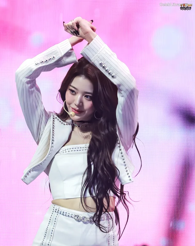 Jang Won-young  장원영 WONYOUNG photo 24 of 5846