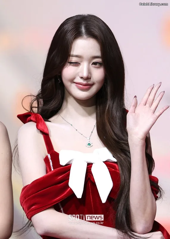 Jang Won-young  장원영 WONYOUNG photo 9 of 5846