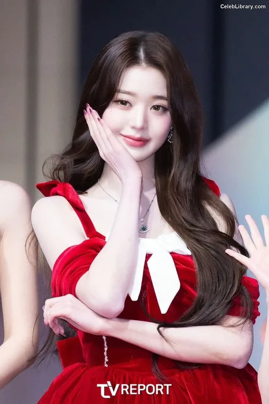 Jang Won-young  장원영 WONYOUNG photo 2 of 5846