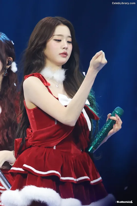 Jang Won-young  장원영 WONYOUNG photo 20 of 5846