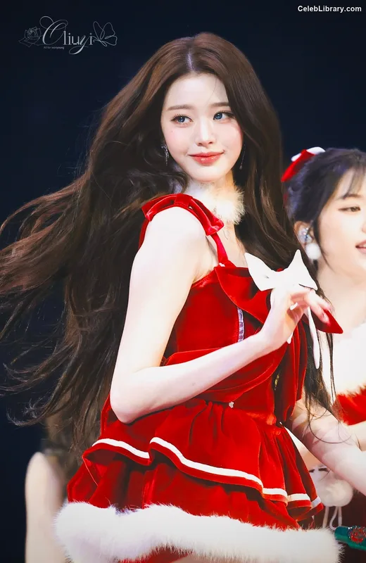 Jang Won-young  장원영 WONYOUNG photo 1 of 5846