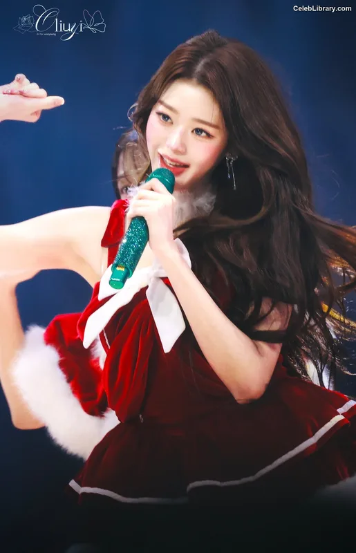 Jang Won-young  장원영 WONYOUNG photo 3 of 5846