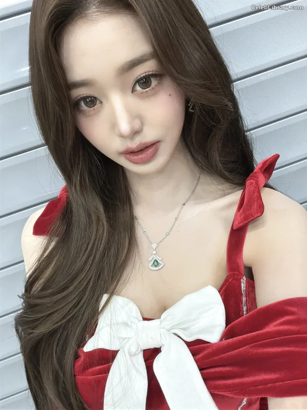 Jang Won-young  장원영 WONYOUNG photo 6 of 5846