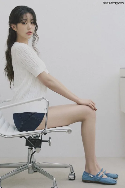 Jang Won-young  장원영 WONYOUNG photo 16 of 5846