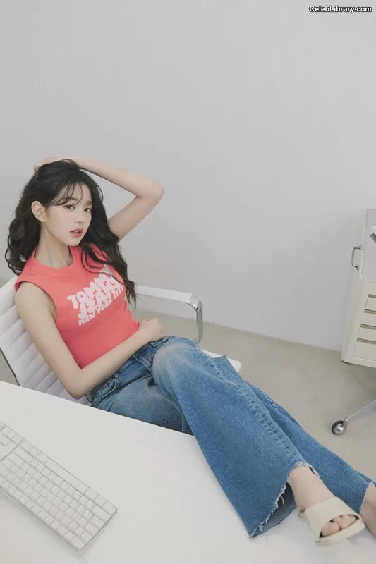 Jang Won-young  장원영 WONYOUNG photo 18 of 5846