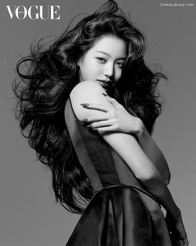 Jang Won-young  장원영 WONYOUNG photo 1 of 5846