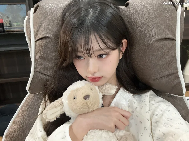 Jang Won-young  장원영 WONYOUNG photo 17 of 5846