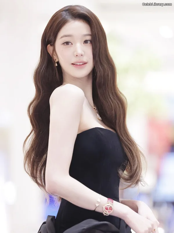 Jang Won-young  장원영 WONYOUNG photo 4 of 5846