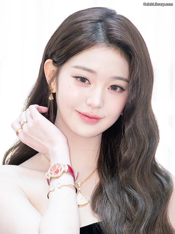Jang Won-young  장원영 WONYOUNG photo 8 of 5846
