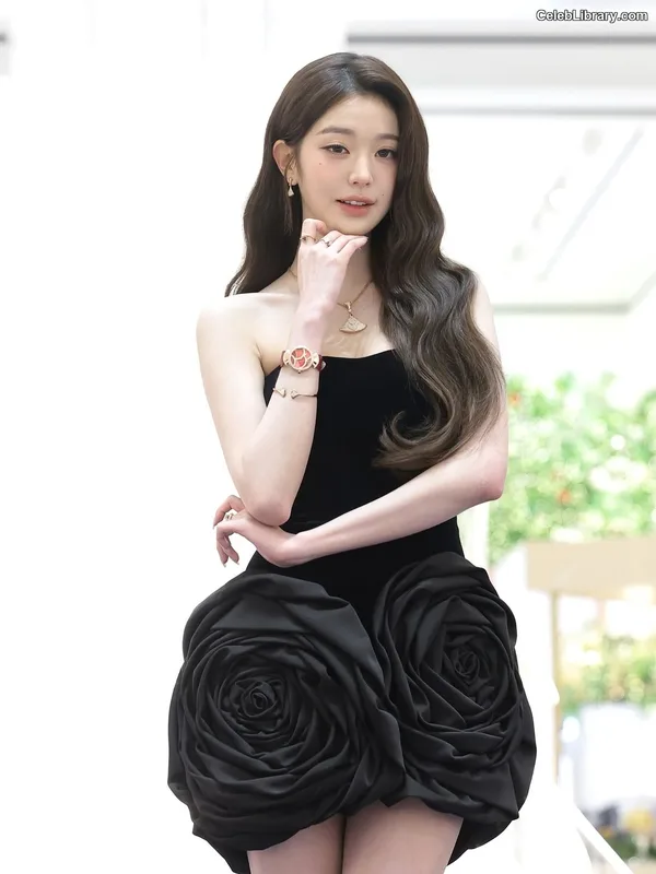 Jang Won-young  장원영 WONYOUNG photo 12 of 5846