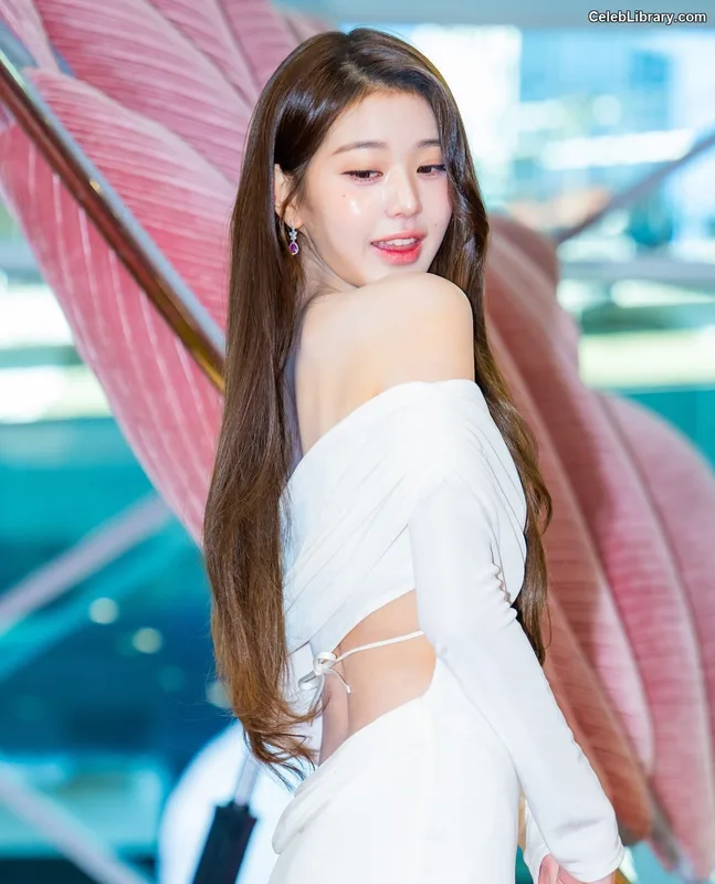Jang Won-young  장원영 WONYOUNG photo 17 of 5846