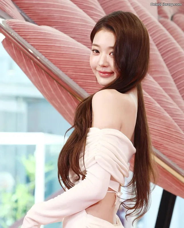 Jang Won-young  장원영 WONYOUNG photo 4 of 5846