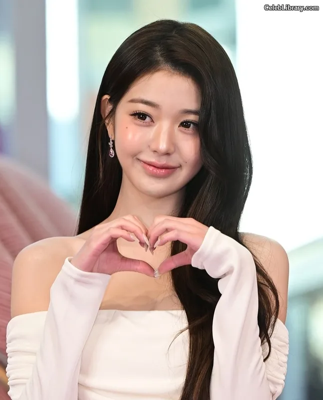 Jang Won-young  장원영 WONYOUNG photo 5 of 5846