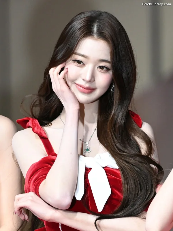 Jang Won-young  장원영 WONYOUNG photo 14 of 5846