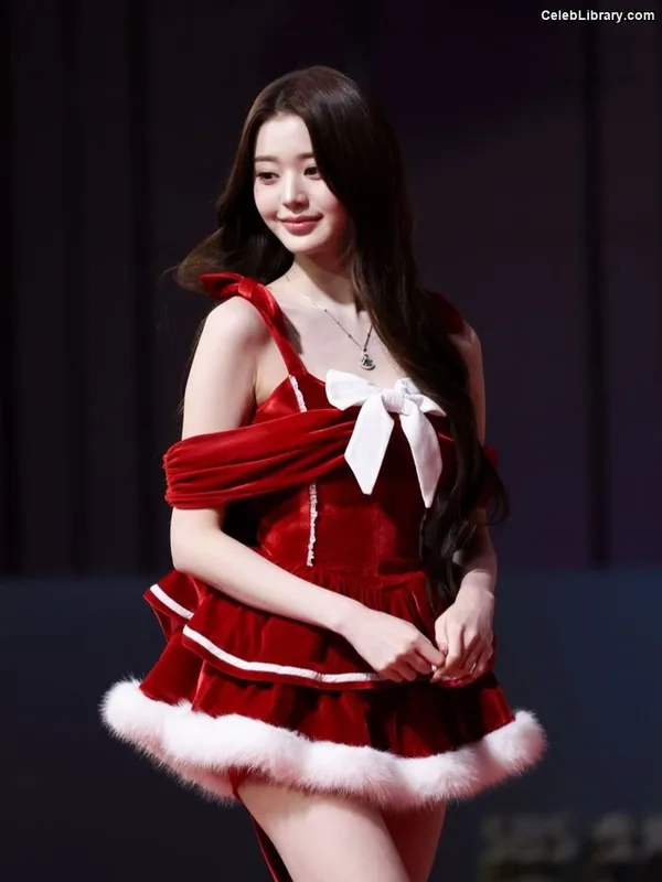 Jang Won-young  장원영 WONYOUNG photo 16 of 5846