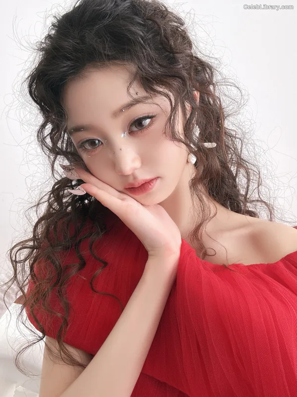 Jang Won-young  장원영 WONYOUNG photo 3 of 5846