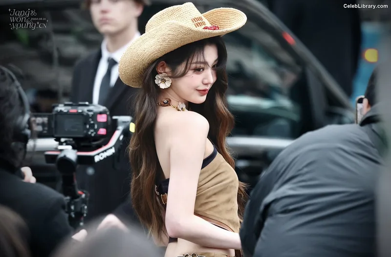 Jang Won-young  장원영 WONYOUNG photo 4 of 5846