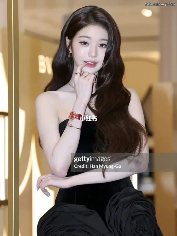 Jang Won-young  장원영 WONYOUNG photo 21 of 5846
