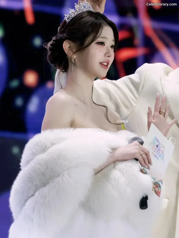 Jang Won-young  장원영 WONYOUNG photo 6 of 5846