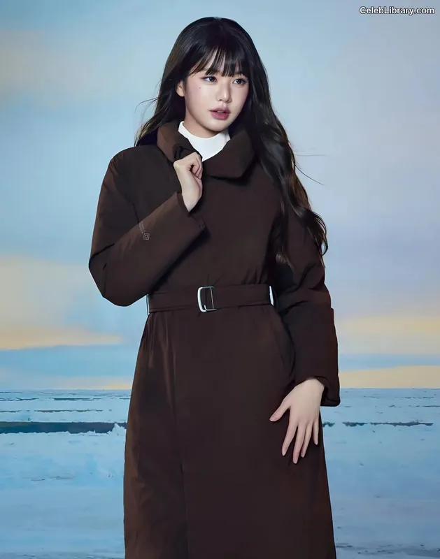 Jang Won-young  장원영 WONYOUNG photo 3 of 5846