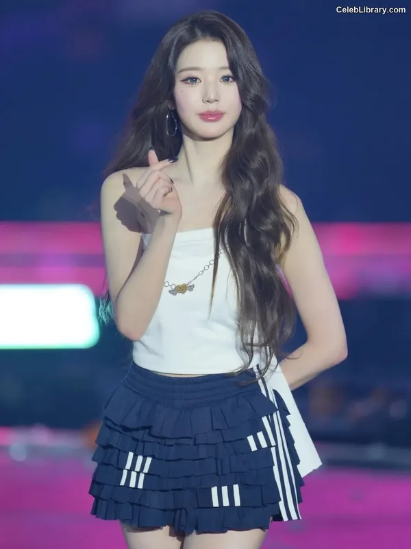 Jang Won-young  장원영 WONYOUNG photo 7 of 5846