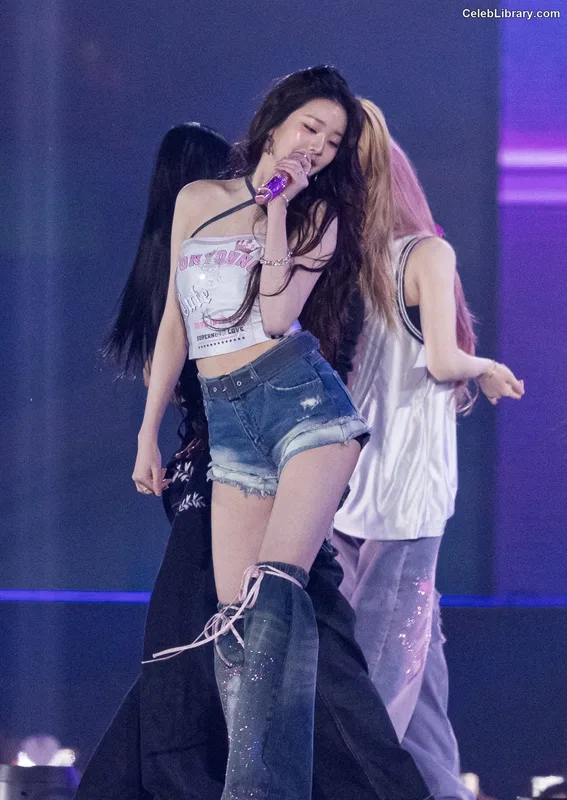 Jang Won-young  장원영 WONYOUNG photo 10 of 5846