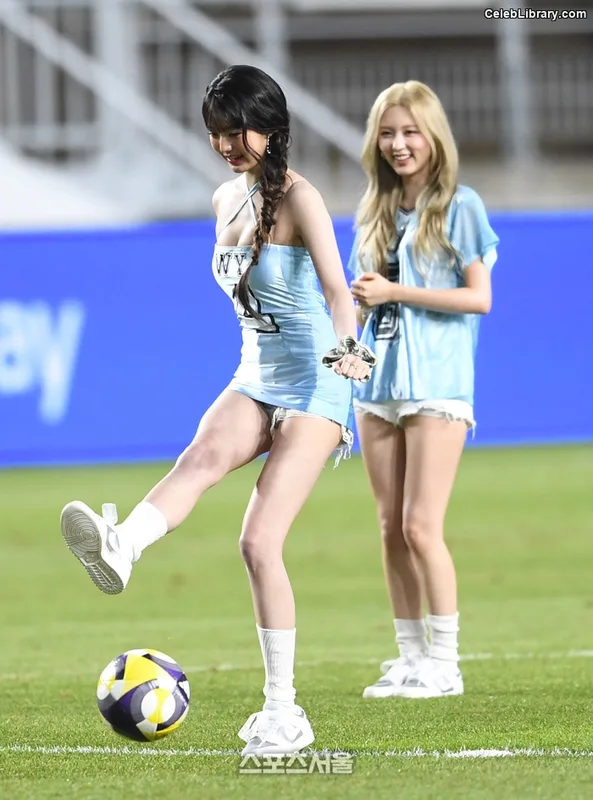 Jang Won-young  장원영 WONYOUNG photo 4 of 5846