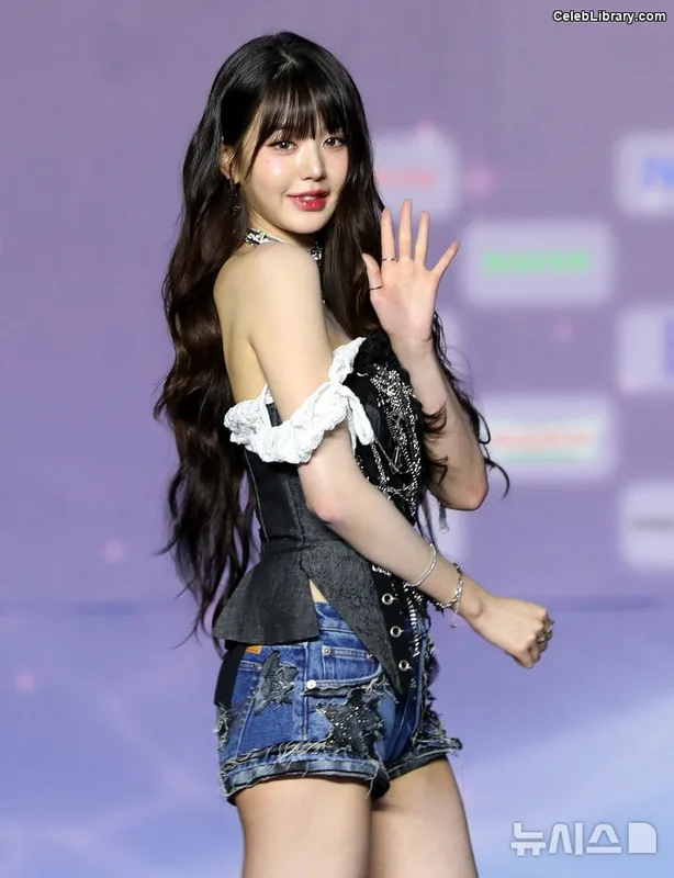 Jang Won-young  장원영 WONYOUNG photo 14 of 5846