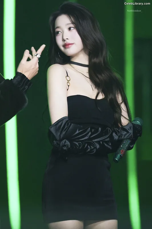 Jang Won-young  장원영 WONYOUNG photo 17 of 5846