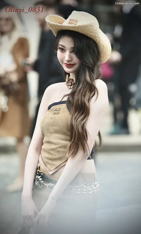 Jang Won-young  장원영 WONYOUNG photo 20 of 5846
