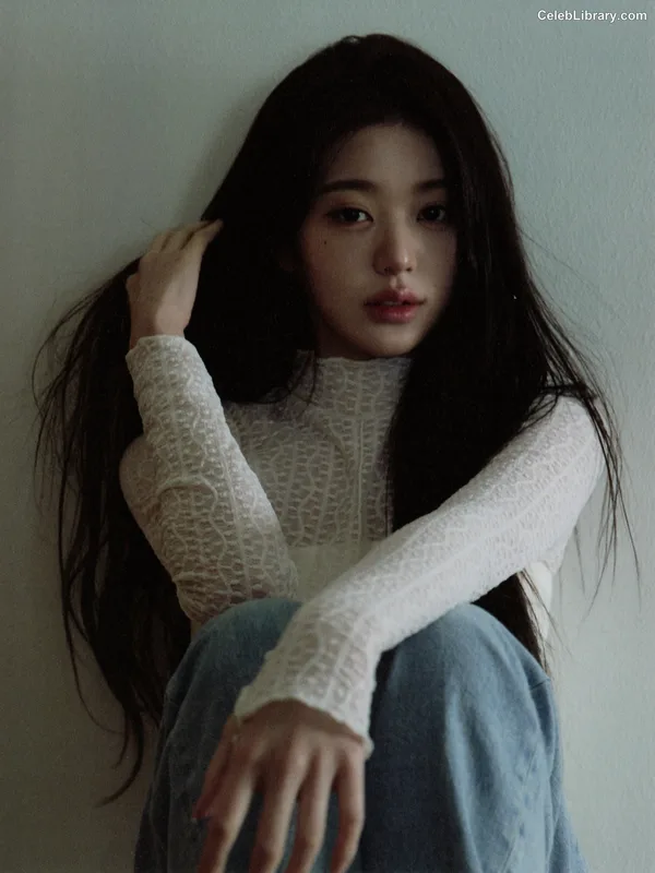 Jang Won-young  장원영 WONYOUNG photo 1 of 5846