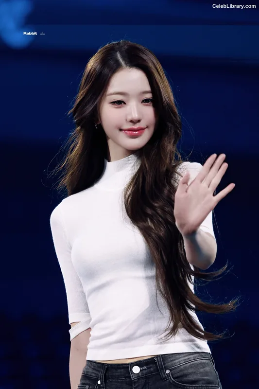 Jang Won-young  장원영 WONYOUNG photo 7 of 5846