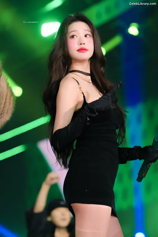 Jang Won-young  장원영 WONYOUNG photo 1 of 5846