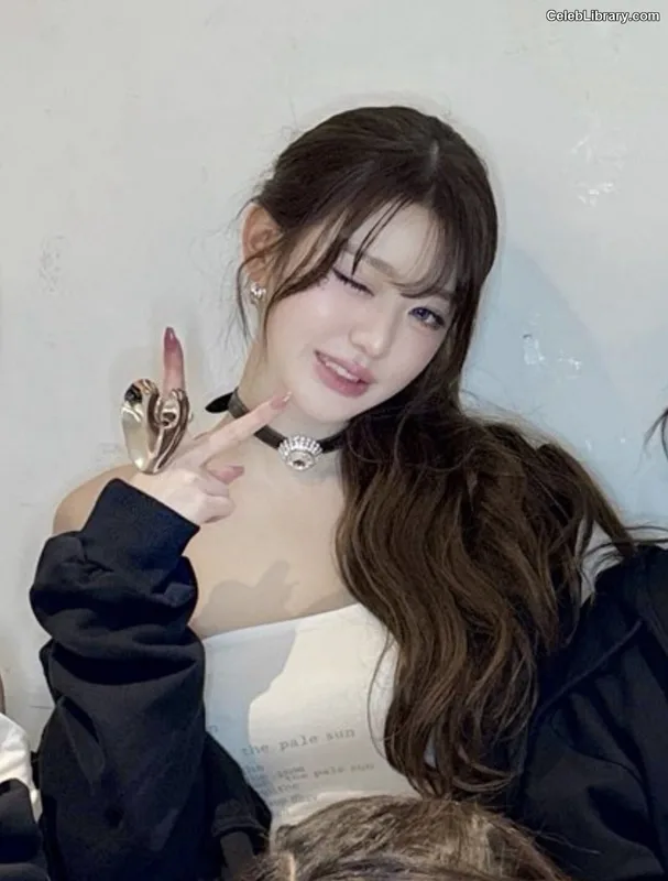 Jang Won-young  장원영 WONYOUNG photo 1 of 5846