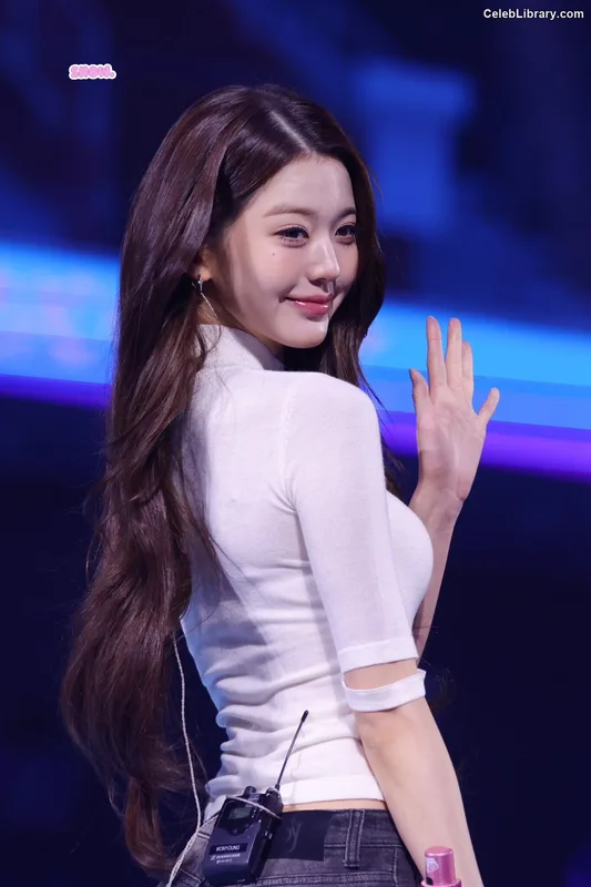 Jang Won-young  장원영 WONYOUNG photo 17 of 5846