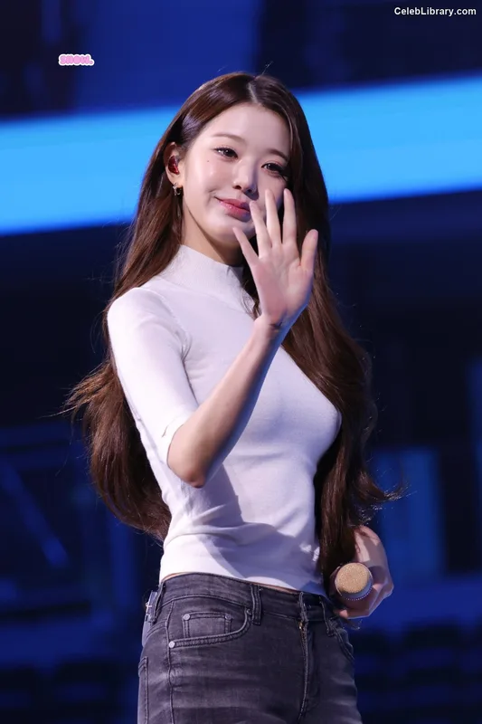 Jang Won-young  장원영 WONYOUNG photo 18 of 5846