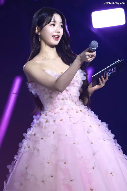 Jang Won-young  장원영 WONYOUNG photo 20 of 5846