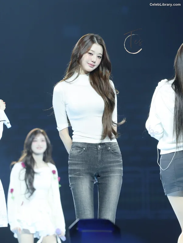Jang Won-young  장원영 WONYOUNG photo 23 of 5846