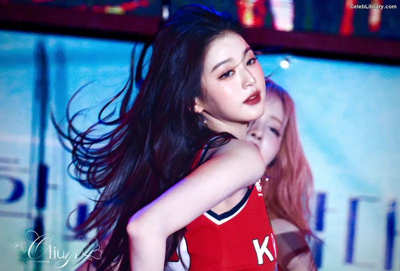 Jang Won-young  장원영 WONYOUNG photo 3 of 5846