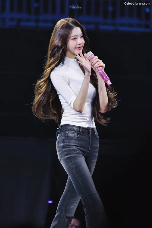 Jang Won-young  장원영 WONYOUNG photo 7 of 5846