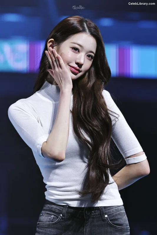 Jang Won-young  장원영 WONYOUNG photo 9 of 5846