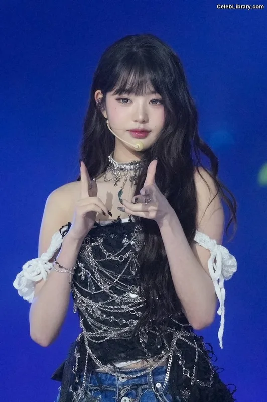 Jang Won-young  장원영 WONYOUNG photo 4 of 5846
