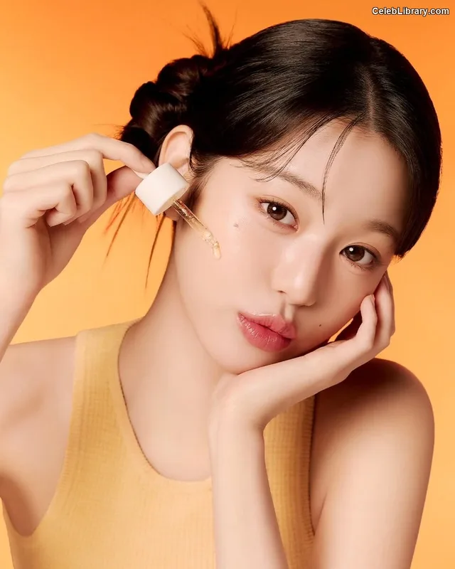 Jang Won-young  장원영 WONYOUNG photo 5 of 5846