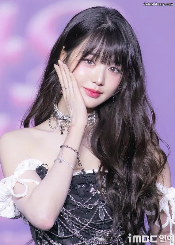 Jang Won-young  장원영 WONYOUNG photo 21 of 5846