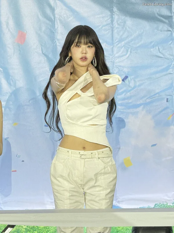 Jang Won-young  장원영 WONYOUNG photo 17 of 5846